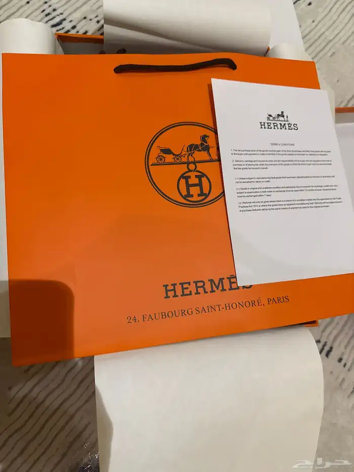 جزمة هيرمز اصليه من موقع هيرمز نفسه للبيع  لسبب لانها كبيره 1