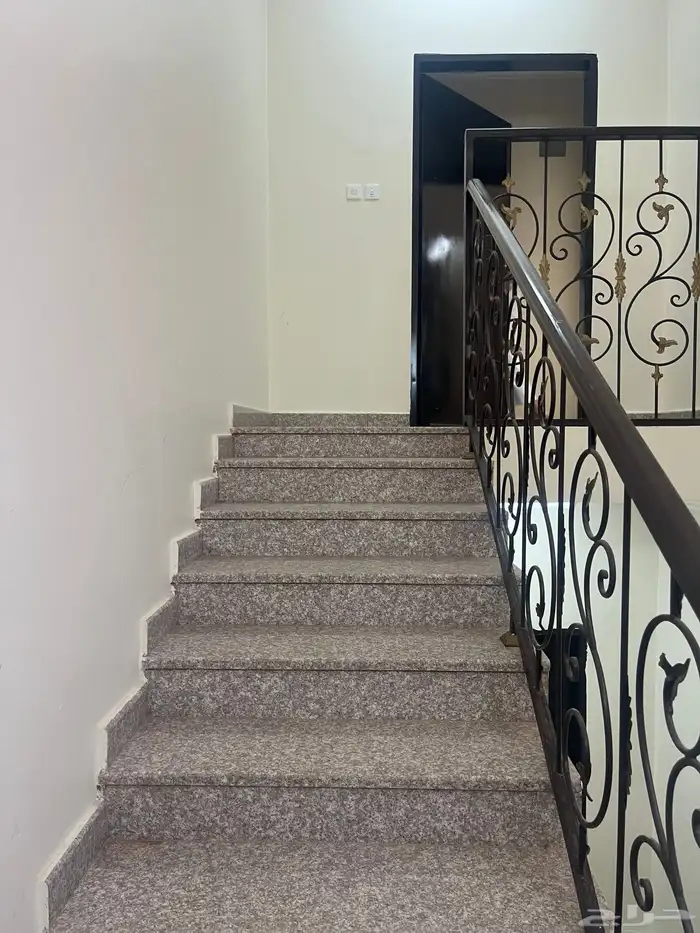 شقة في فيلا مدخل خاص حي بدر 3