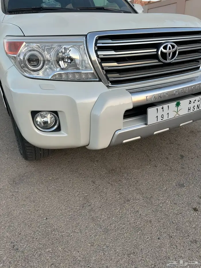 لاند كروزر عبد اللطيف جميل 60 عام 2015 (مخزن وكاله ) 10