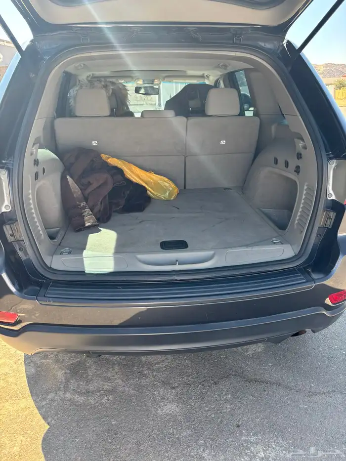 جيب قراند شروكي 2012 لاريدو 3