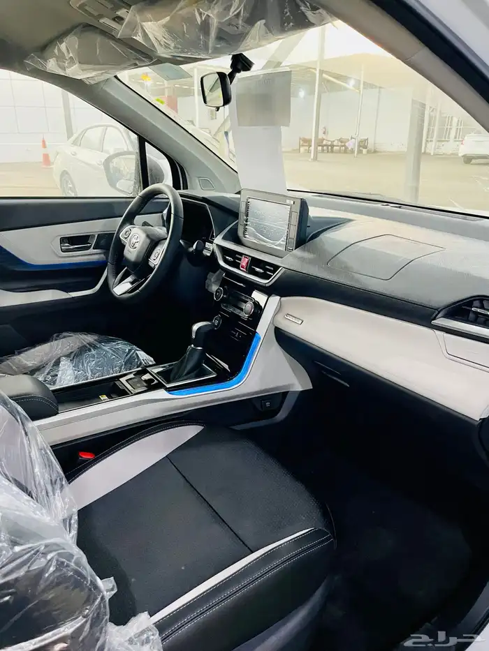 تويوتا - فيلوز 2025 - بنزين 16