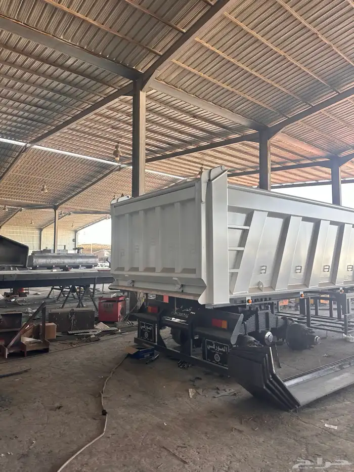 قلاب مربع 24 م بقاعده 16 طن 1