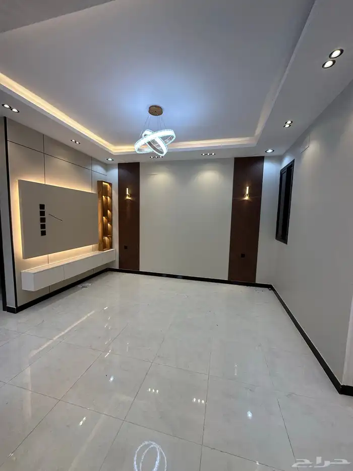 للبيع شقق وارواف اسعار مناسبة بموقع مميز شرق الخميس 7