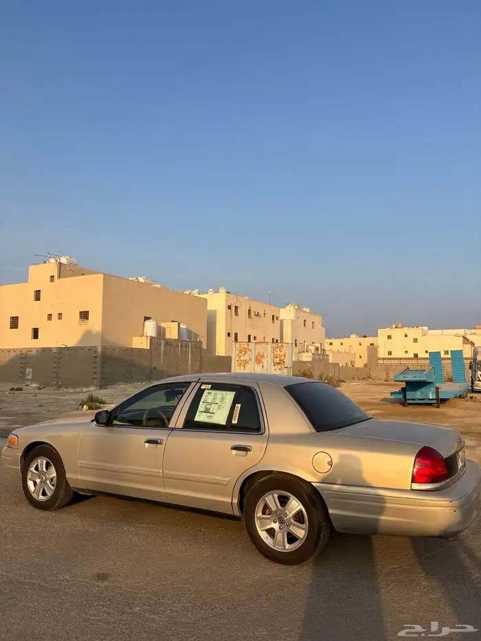 فورد كروان فكتوريا 2010 0