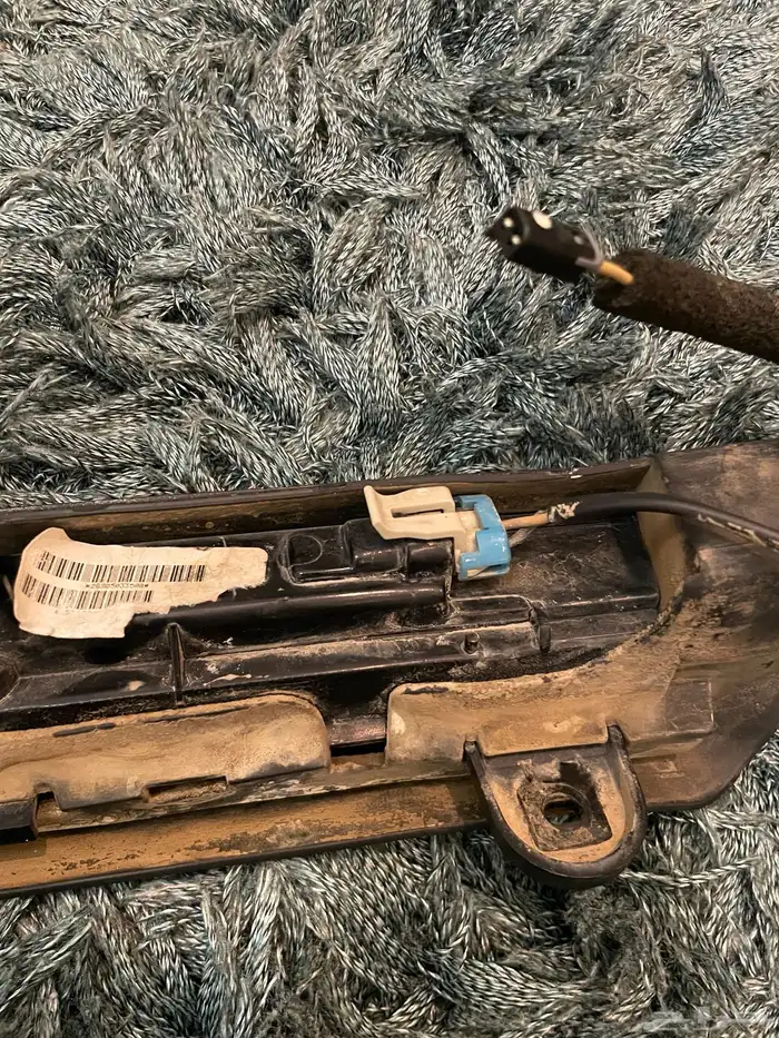 لمبة فرامل خلفيه جمس من 2000-2006 5