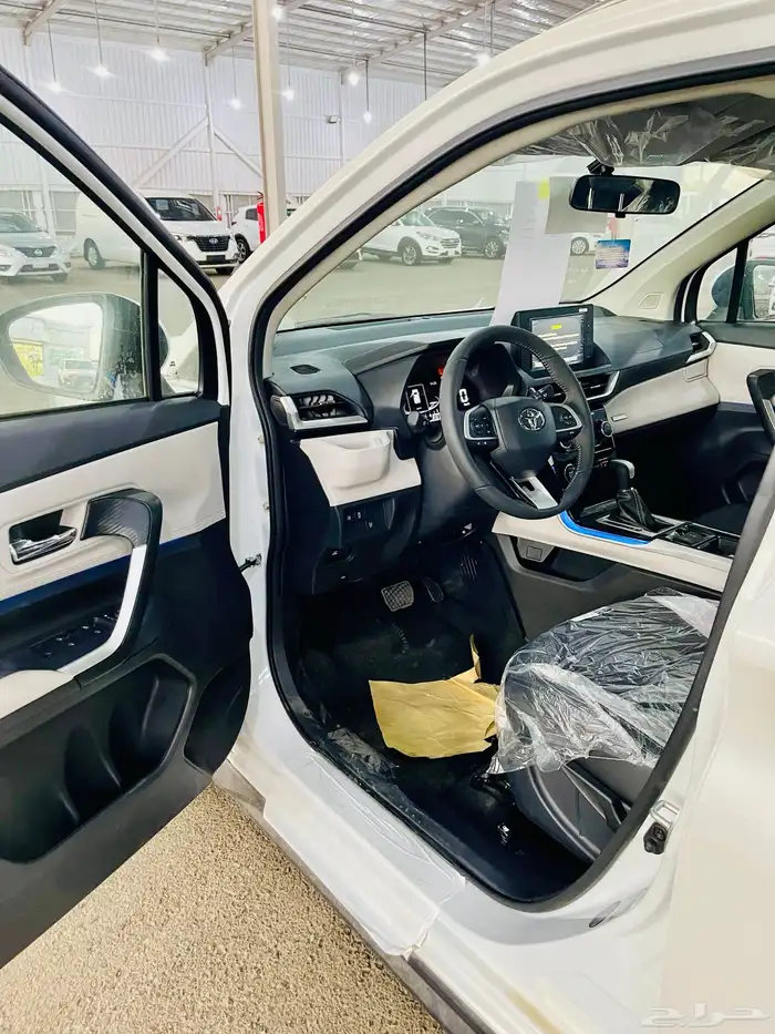 تويوتا - فيلوز 2025 - بنزين 17