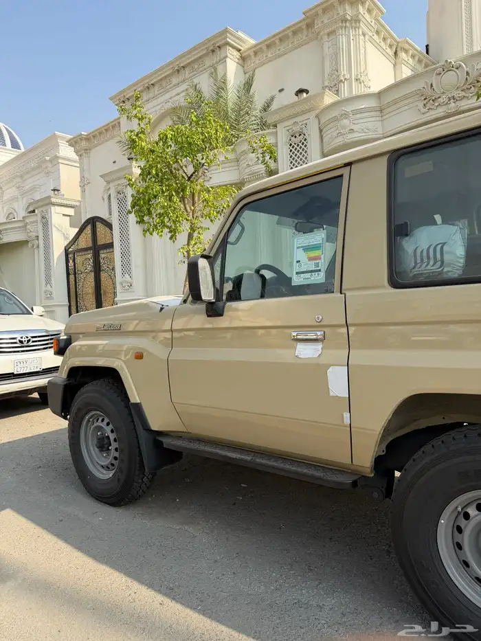 للبيع جيب ربع 2025 12