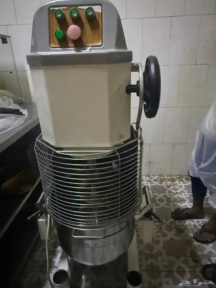 مضرب إيطالي 30 لتر نظيف علي الشرط 1