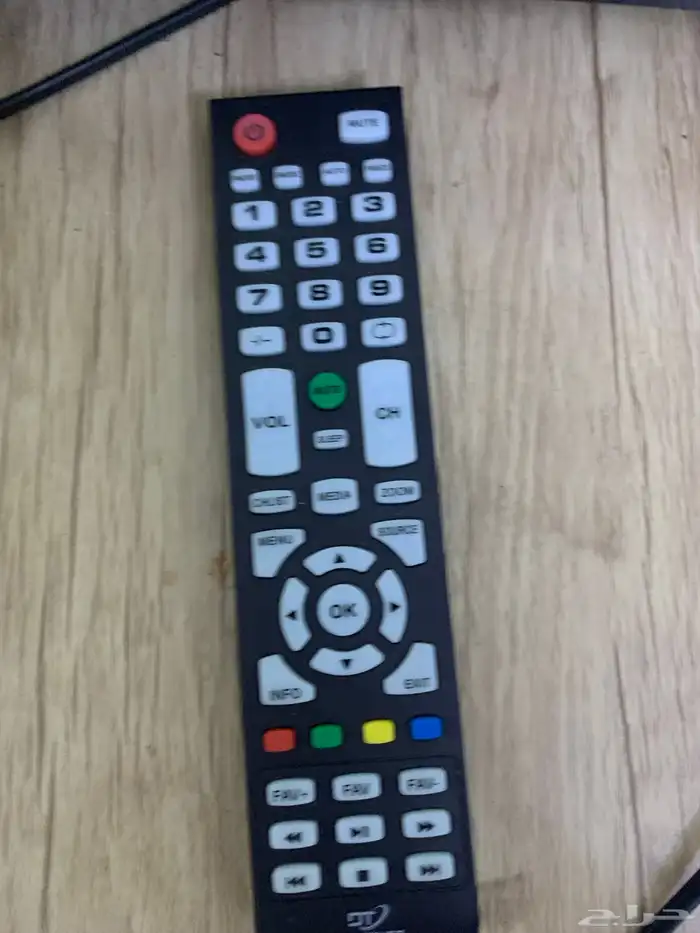 شاشه 32بوصه 60 هيرتز عليها ضمان سنتين مالها سنه مستخدم 1