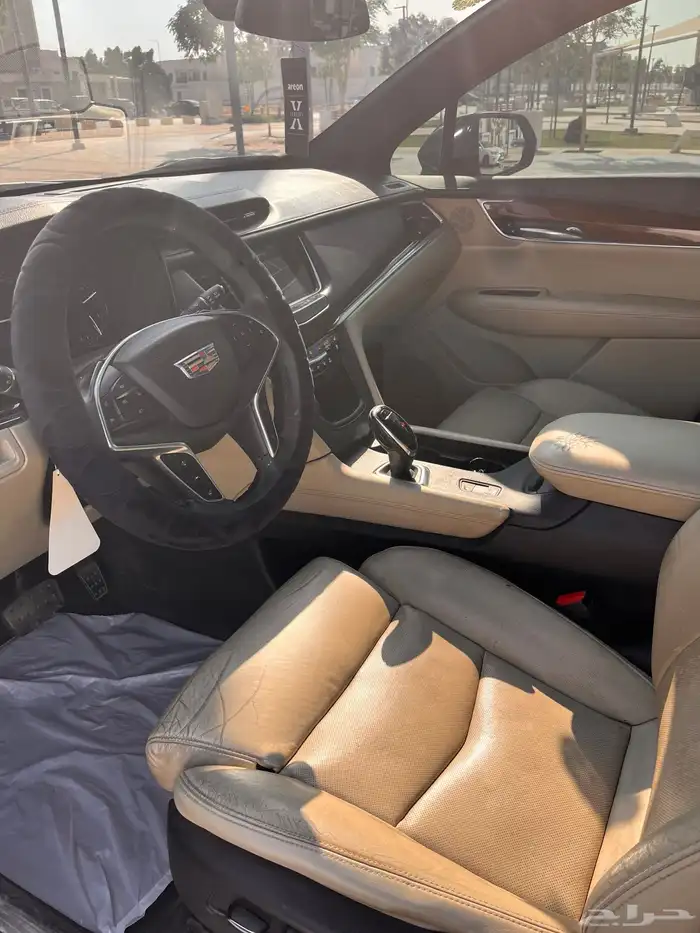 كاديلاك XT5 6