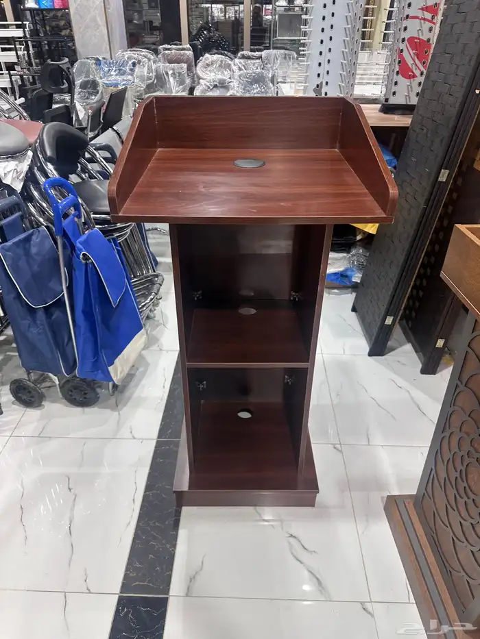 منبر ومنصة محاضرات و القاء 10