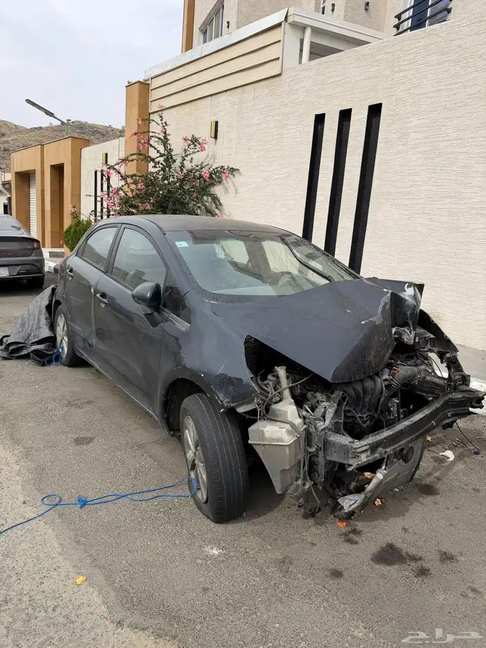 كيا ريو هاتش باك 2016 ( تشليح ) 4