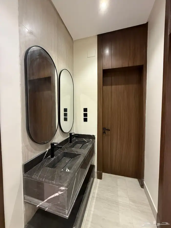 للبيع شقق ارضيه ببايكة سيارة وشقق علويه في ابها حي المنسك 21