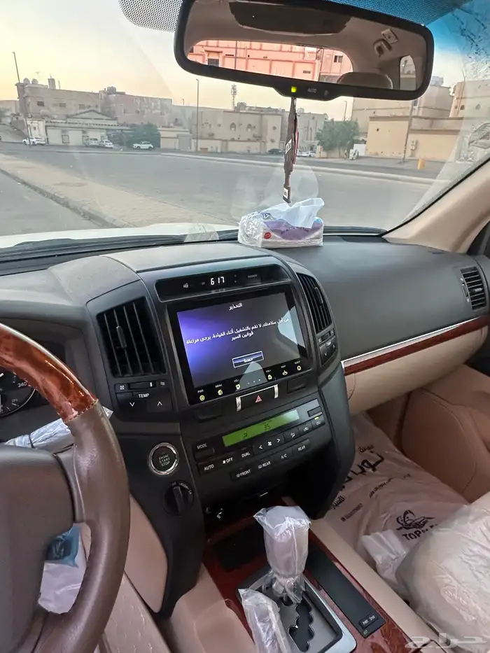 لاند كروزر عبد اللطيف جميل 60 عام 2015 (مخزن وكاله ) 24