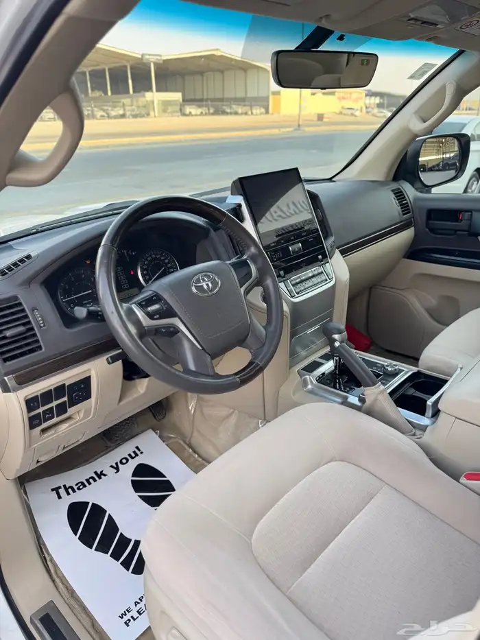 للبيع تويوتا لاندكروزر 2020 - 6 سلندر - بحالة الوكاله 13