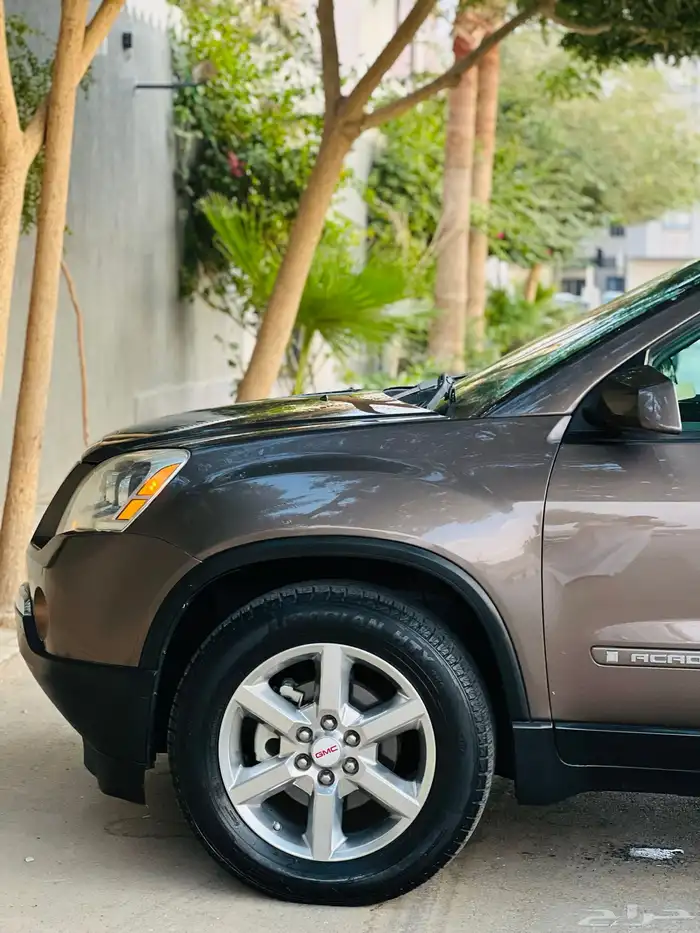 اكاديا اول مالك ممشى قليل لون مميز صيانات وكاله 35