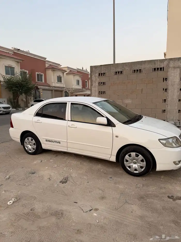 كورولا اتوماتيك 2005 تحمل لوحة مميزة إسم بدر 30