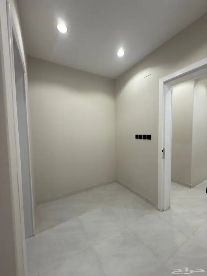 شقه علويه 6 غرف بدرج داخلي للسطح ابها قرب المطار-بسعر550الف 14