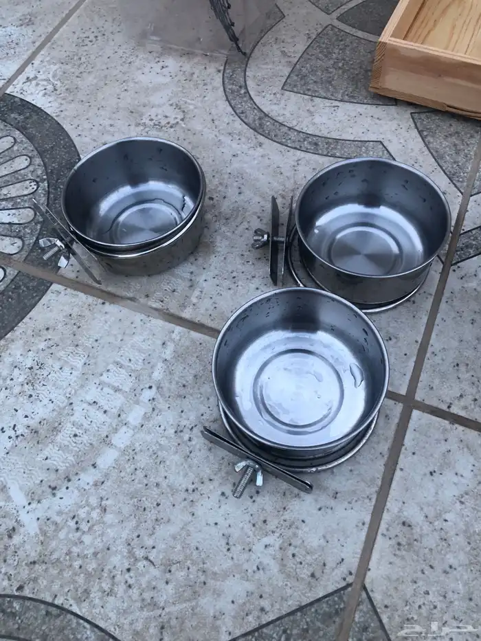 مجموعة من مستلزمات الطيور 9