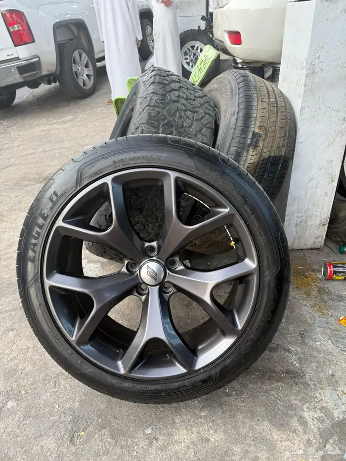 جنود دوج تشارجر كلزلر اس ار تي مقاس 20 مع كفرات جودير 0