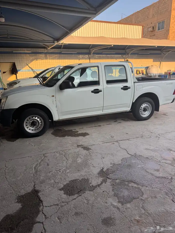 Isuzu max 2012 4