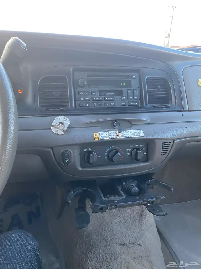 كراون فكتوريا 2010 بوليسي 8