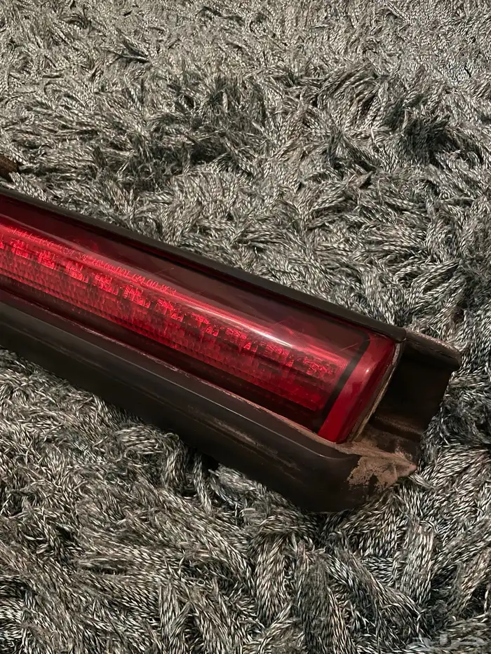 لمبة فرامل خلفيه جمس من 2000-2006 2