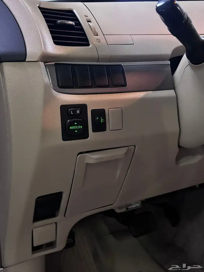 للبيع تويوتا بريفيا 2013 نظيف ممشى 130 33