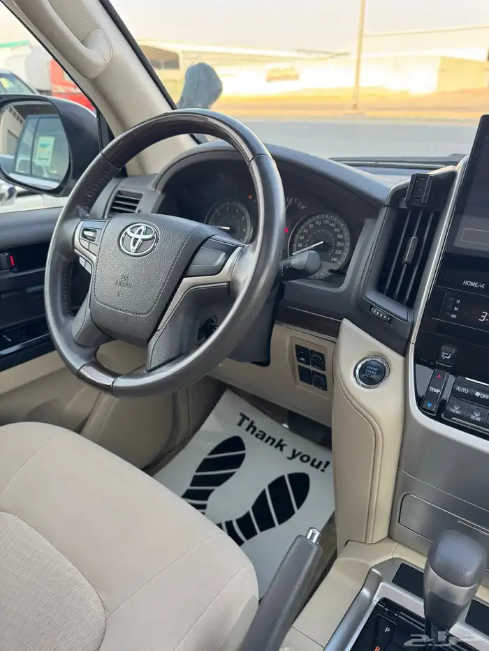 للبيع تويوتا لاندكروزر 2020 - 6 سلندر - بحالة الوكاله 18