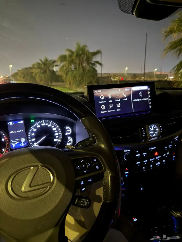 لكزس LX570 2019 استخدام بسيط ومخزن   نظيف جدا 9