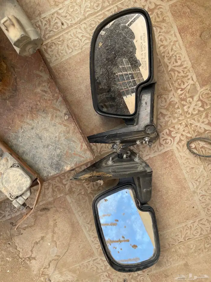 ثلاجه وثروتل ودعسه وطقم مرايات جمس يوكن 2002 5