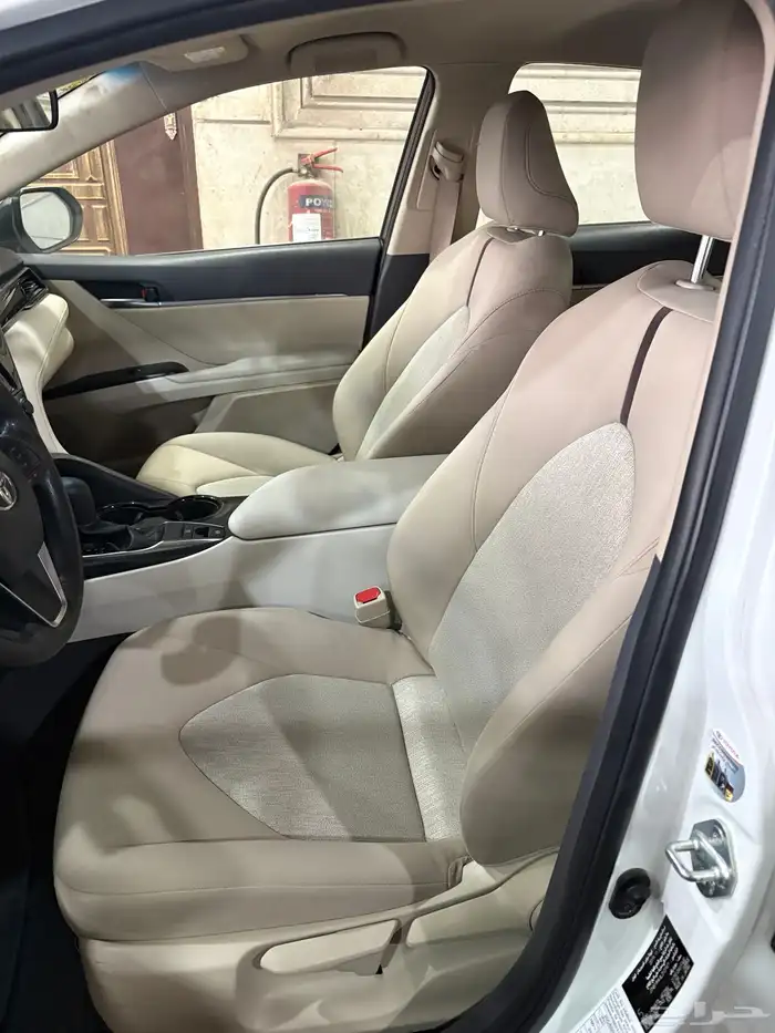 كامري 2020 مرفق معها مجموعة كوامري مخزنه 20