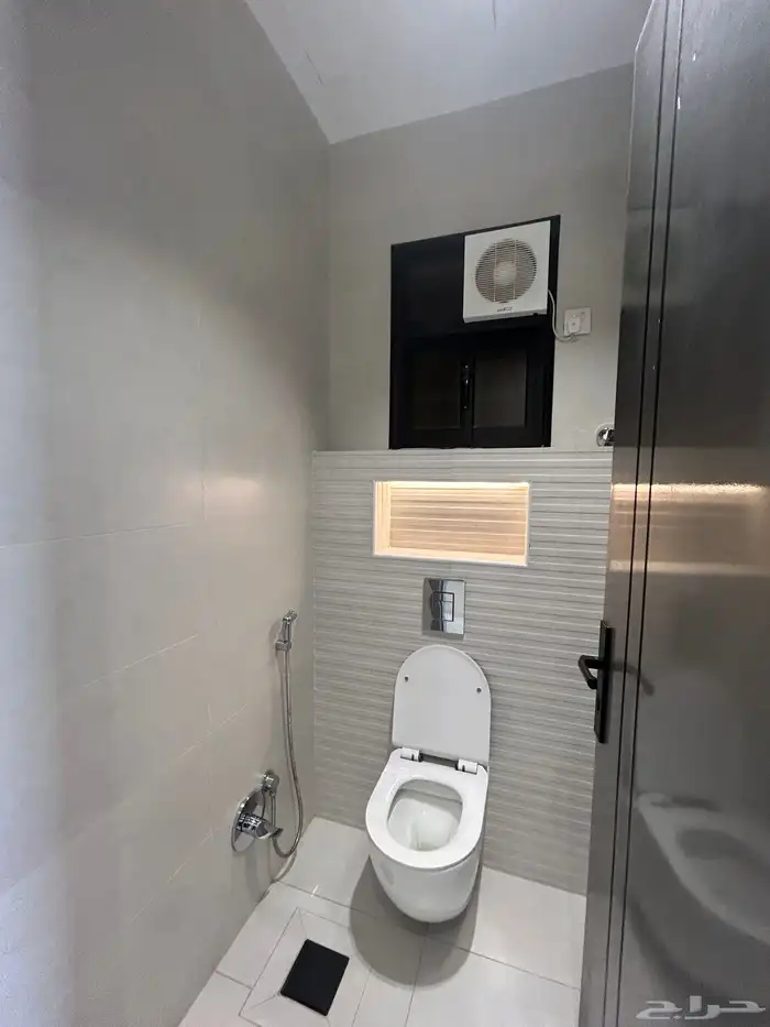 للبيع شقق أرضية و علوية تشطيب VIP بحي المعارض خميس مشيط 6