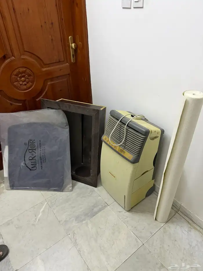 مكيف   ورق جدران   رف خشب 0