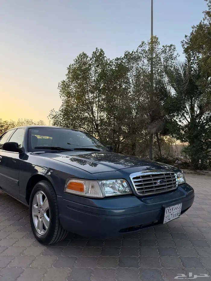 فورد كراون فكتوريا 2011 كحلي سعودي شد بلد عداد قليل 7