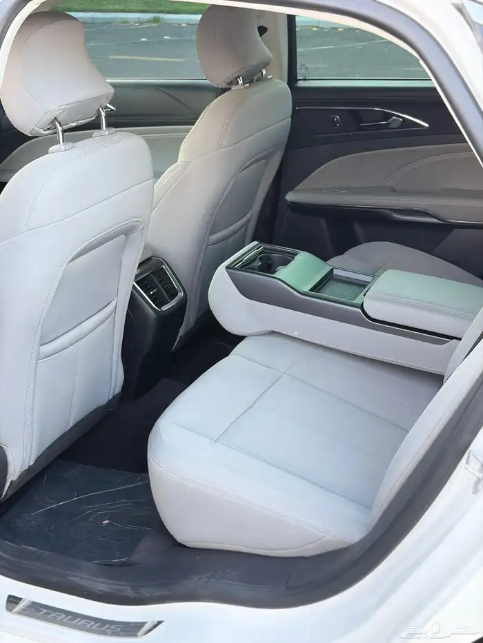 تووس اللون أبيض 6