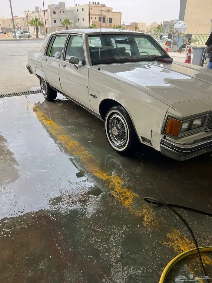 اولدزموبيل كلاسيك ريجنسي 1984 5