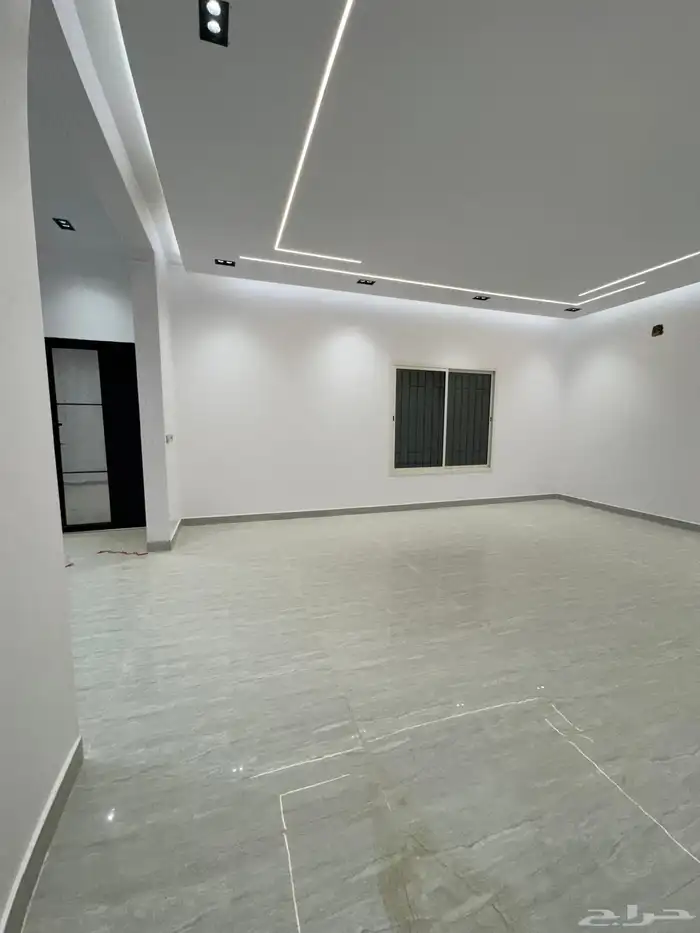 للبيع فيلا درج داخلي شقتين 360 6