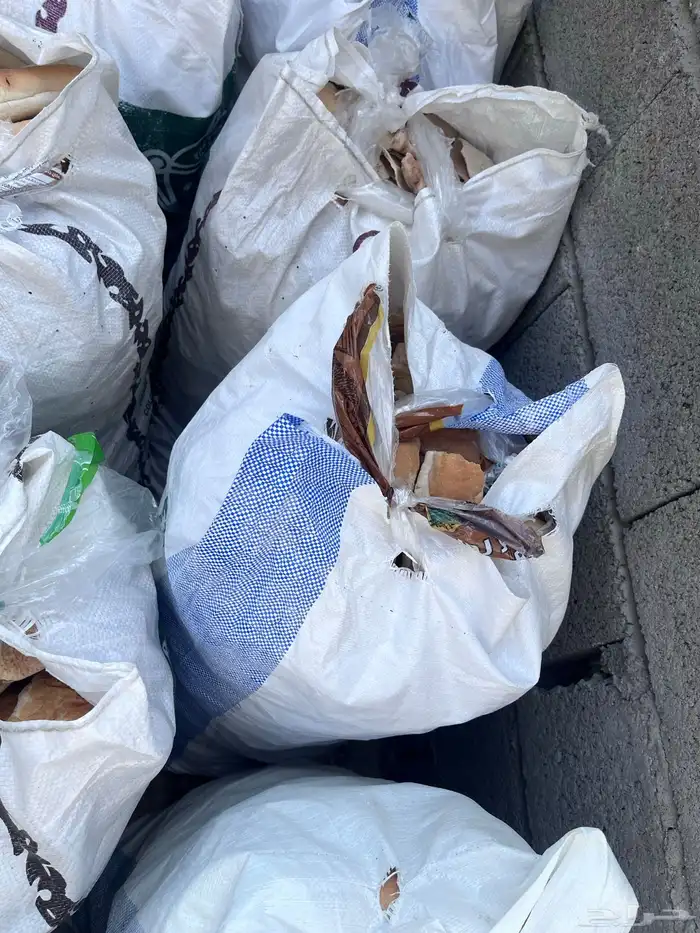 خبز ناشف ونضيف يوجد لدي 13 كيس ناشف 0