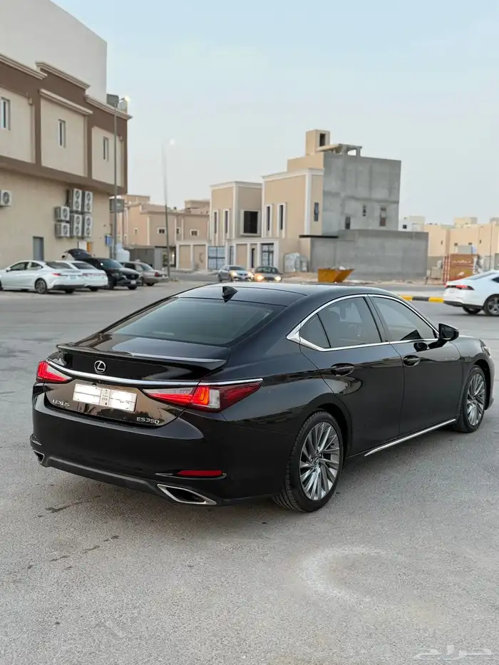 لكزس ES350 ممشى قليل 6