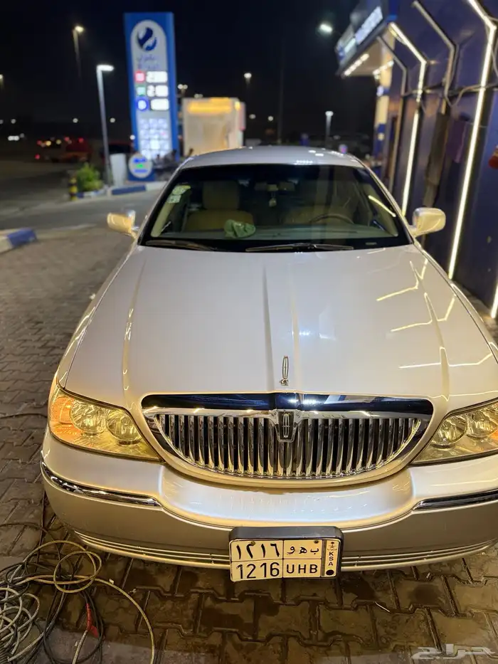 لينكون تاون كار 2011 ماشي 65 الف مخزن 1