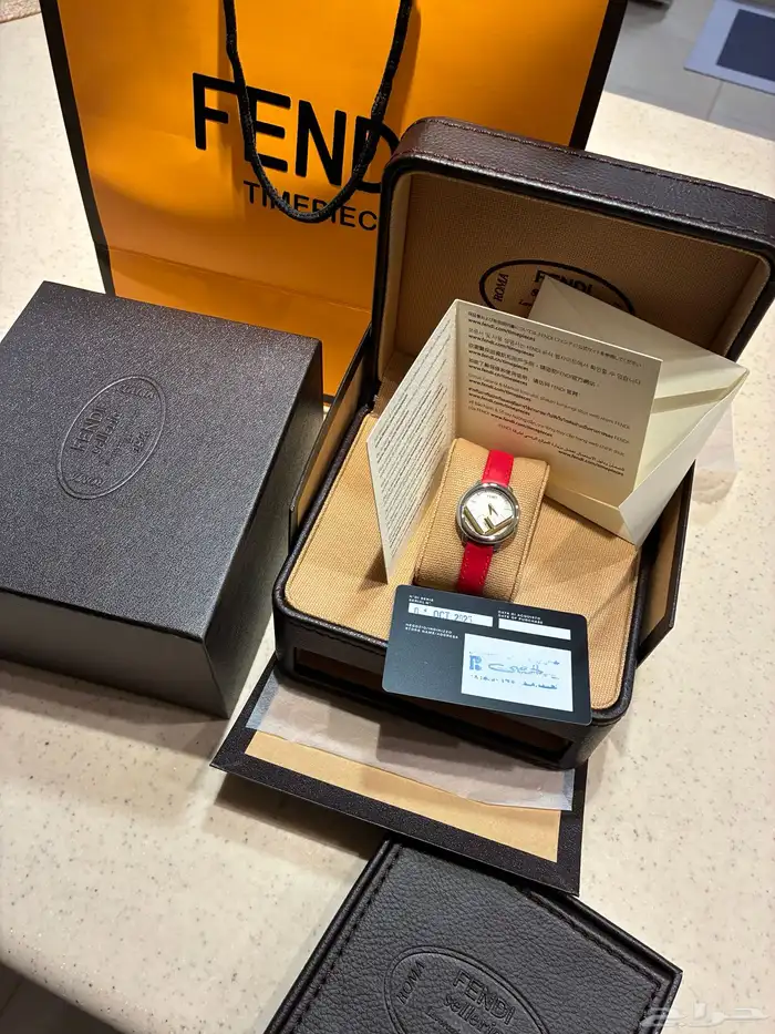 ساعة فندي جديدة من الوكيل بكامل اوراقها وكرتونها 0