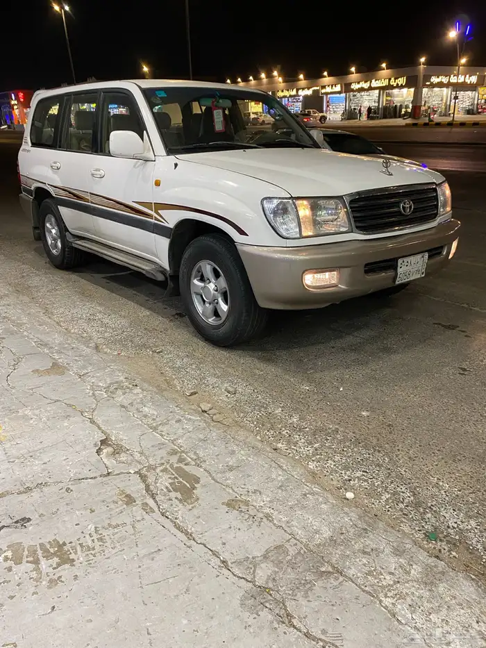 جيب لاندكروزر 2001 8