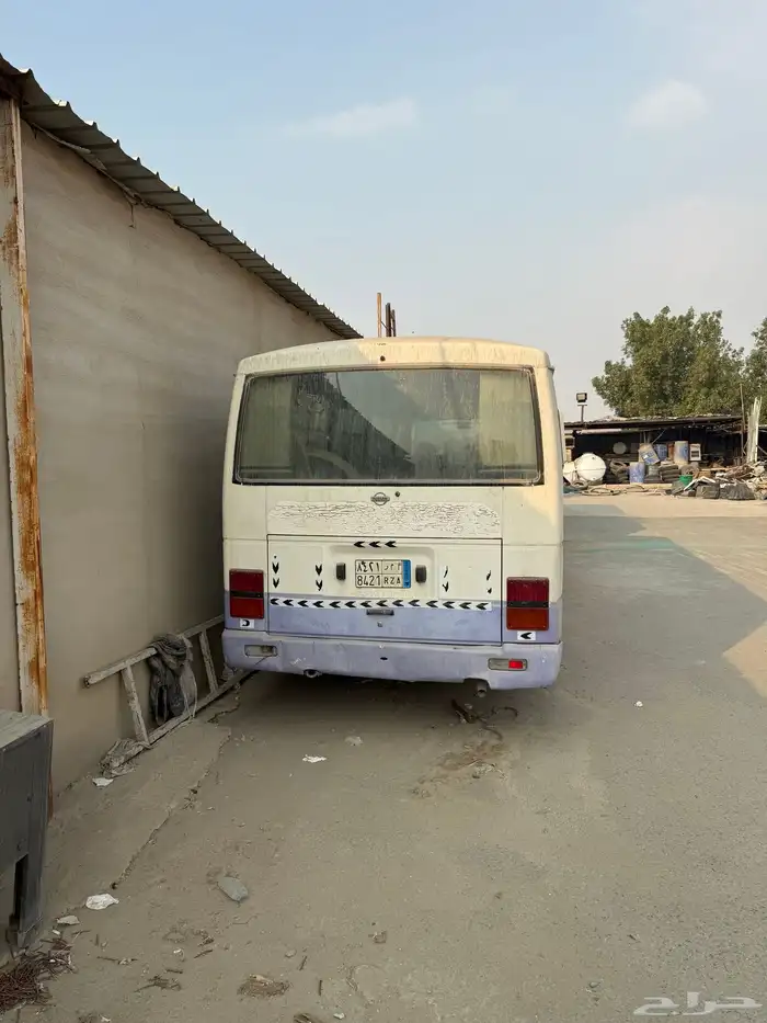 للبيع باص نيسان سفليان 30 راكب موديل 98 مخزن من 10 سنوات 6