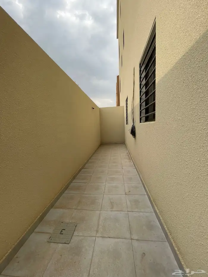 للبيع ارواف ارضيه ورواف علويه تشطيب ممتاز من 620 الف 21