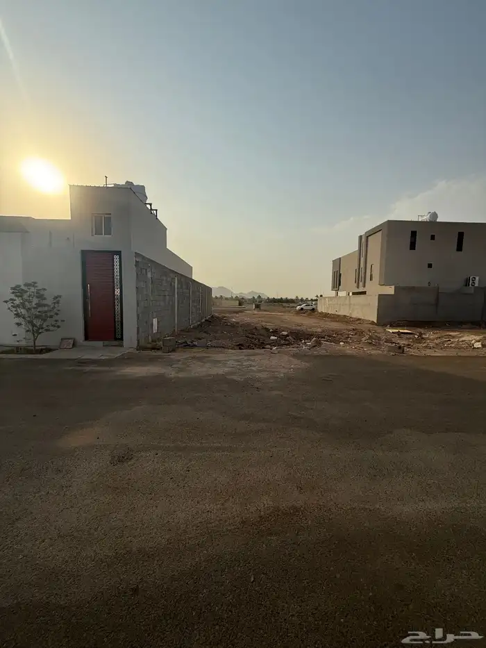 للبيع ارض في حي الزهرة (ج) م 230 شارع 14م غربي 8