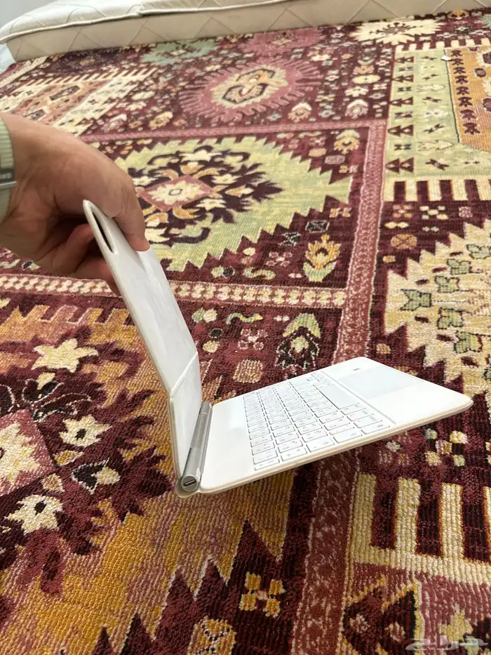 ماجيك كيبورد شركة ابل. لوحة مفاتيح ايباد اير مع قلم. 3