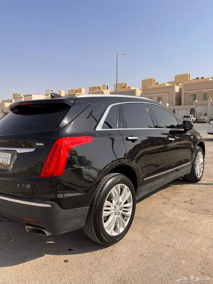 كاديلاك XT5 2