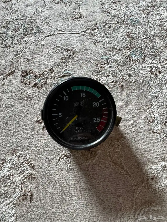 ساعة مرسيدس بوز وايت 1