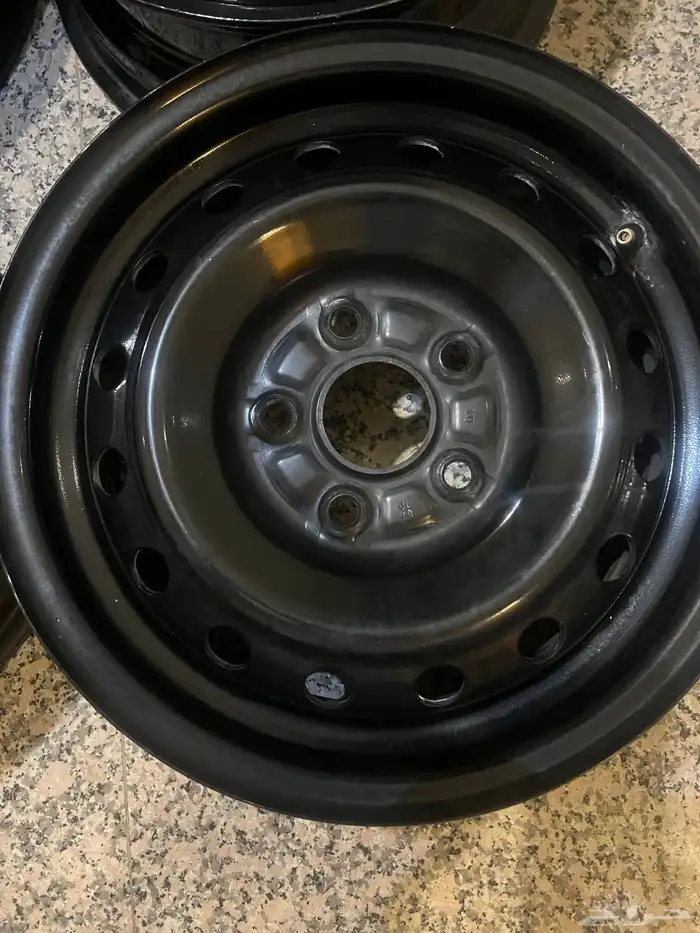 جنوط سوح مقاس 15 نظيفة 0